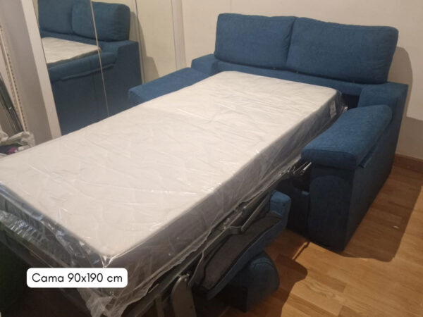 Sofa cama azul abierto